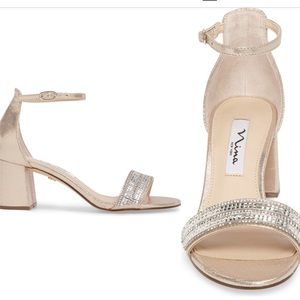 Nina “Elenora” metallic ankle strap heels. Size 8. EUC